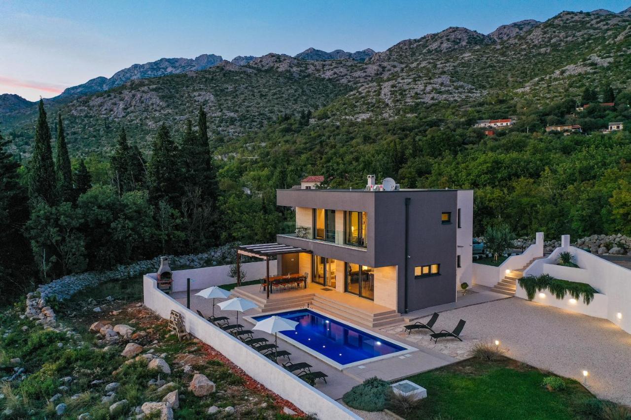 Villa Royal Promons - Heated Pool Starigrad Paklenica Exterior foto