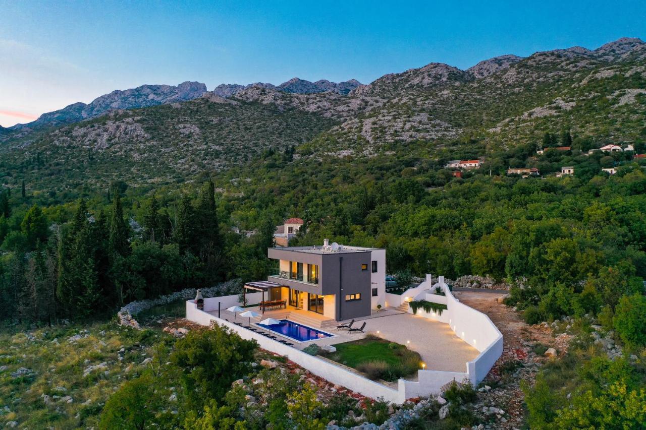 Villa Royal Promons - Heated Pool Starigrad Paklenica Exterior foto