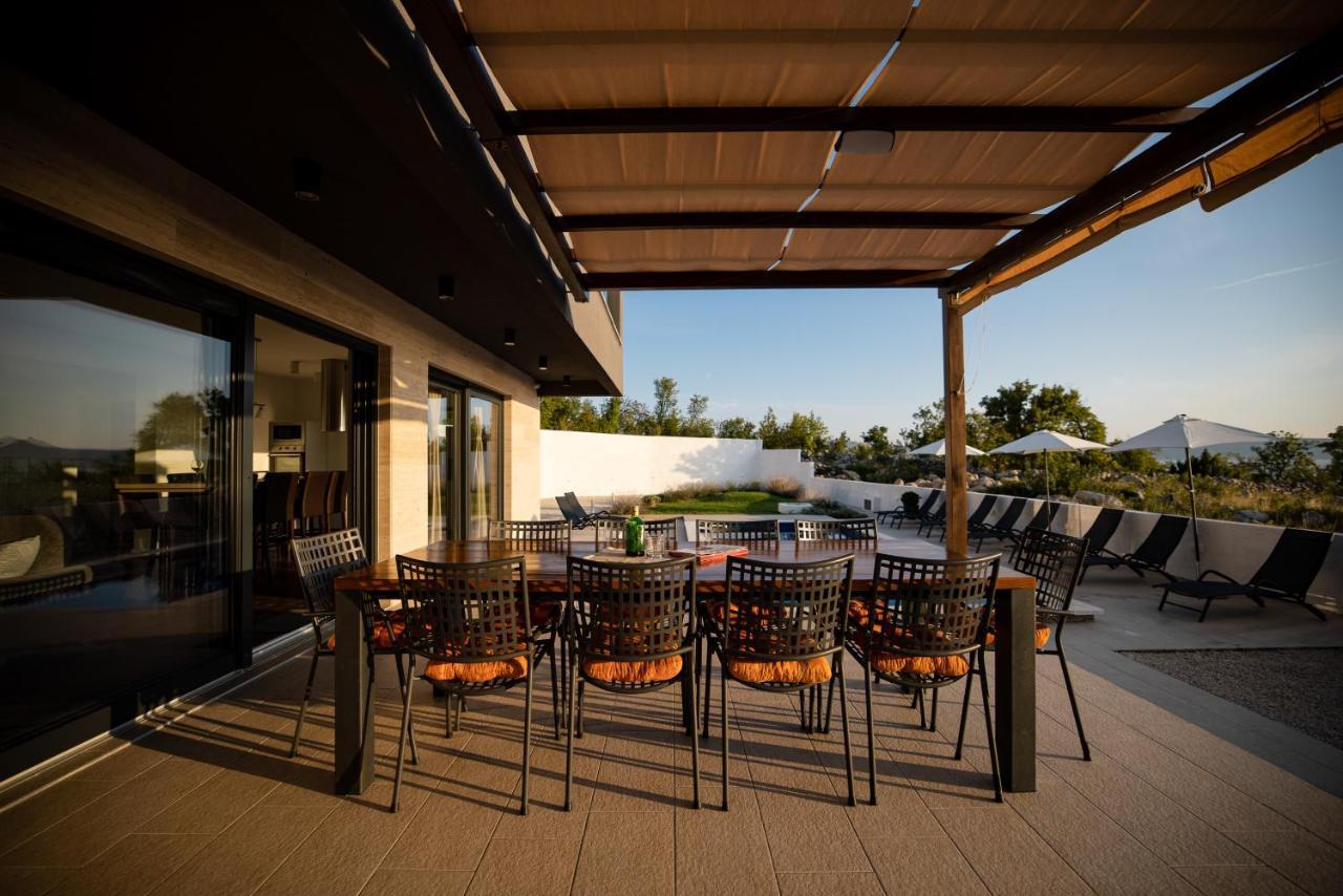 Villa Royal Promons - Heated Pool Starigrad Paklenica Exterior foto
