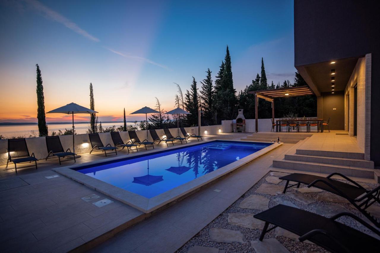 Villa Royal Promons - Heated Pool Starigrad Paklenica Exterior foto