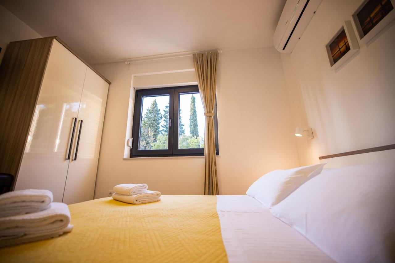 Villa Royal Promons - Heated Pool Starigrad Paklenica Exterior foto