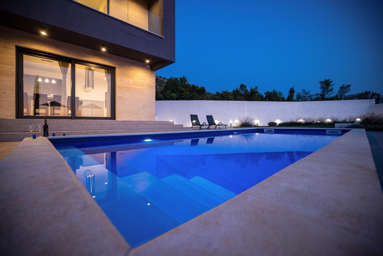 Villa Royal Promons - Heated Pool Starigrad Paklenica Exterior foto